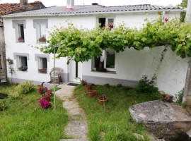 HOUSE WITH FINCA IN PLACE OR BECO, 2 CEDEIRA (A CORUÑA)